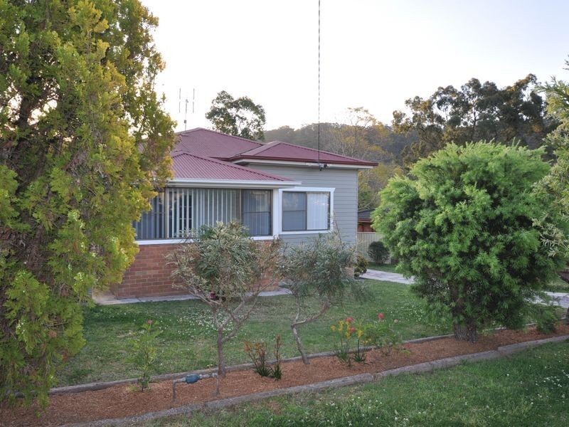 7 Lock Avenue, Springfield NSW 2250