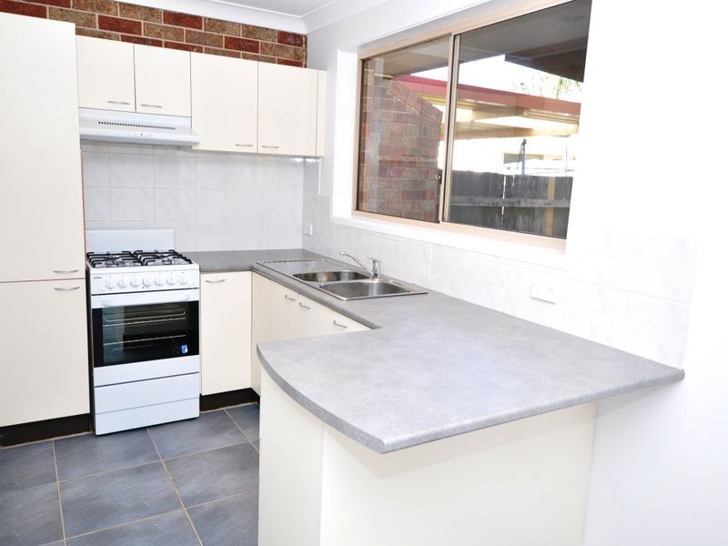 4b Woodview Avenue, Lisarow NSW 2250