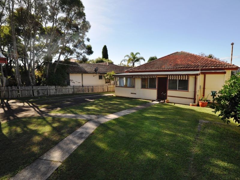 54 Albany Street, Point Frederick NSW 2250