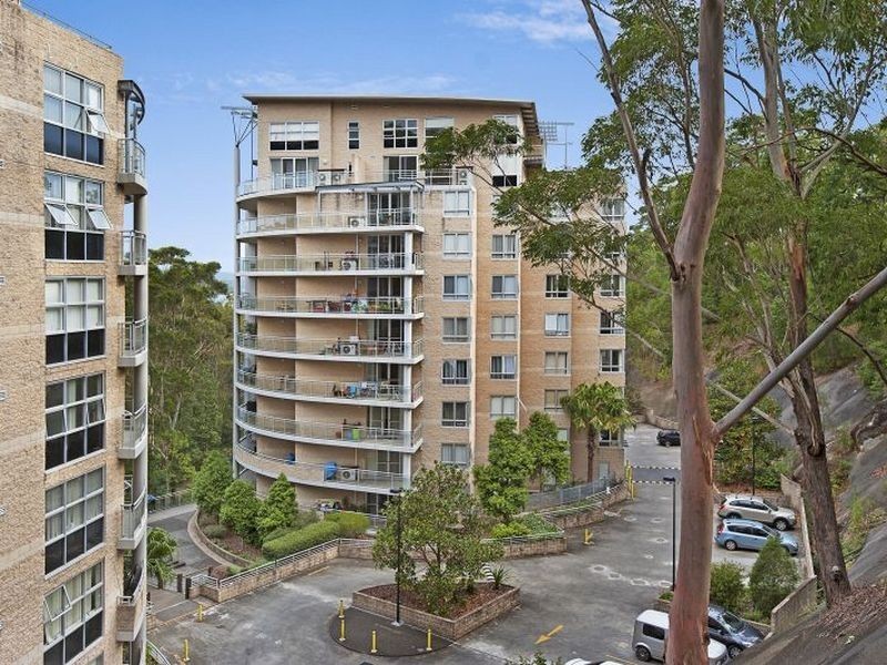 341/80 John Whiteway Drive, Gosford NSW 2250