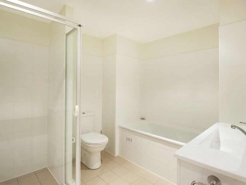 341/80 John Whiteway Drive, Gosford NSW 2250