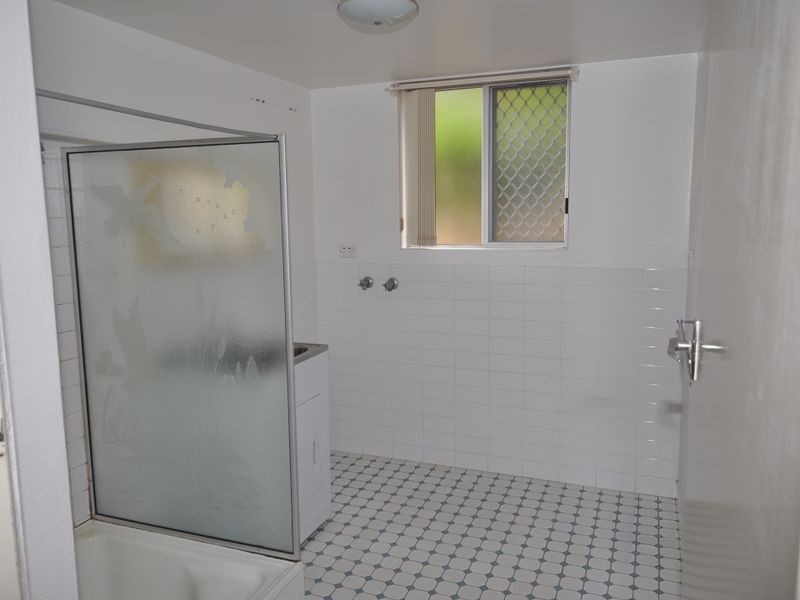 2/28 Caroline Street, East Gosford NSW 2250