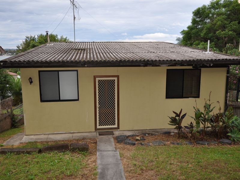 22 Hughes Street, Point Clare NSW 2250