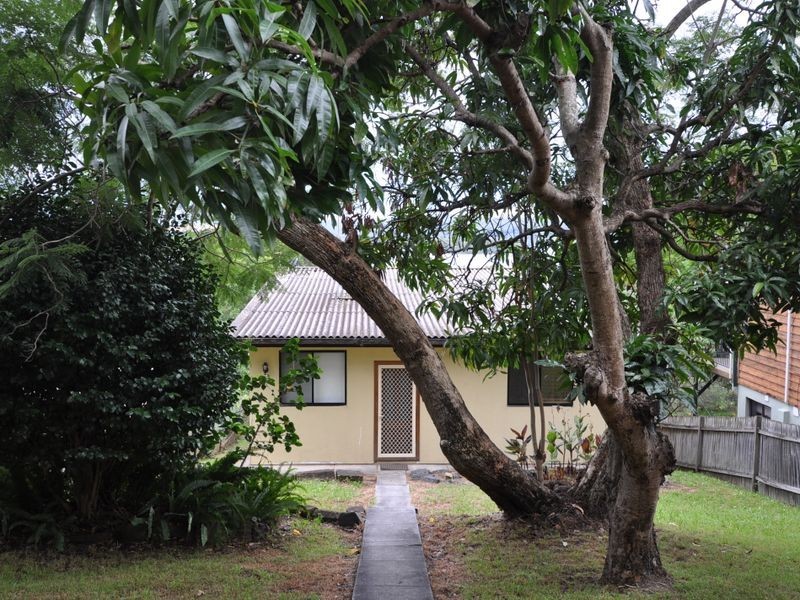 22 Hughes Street, Point Clare NSW 2250