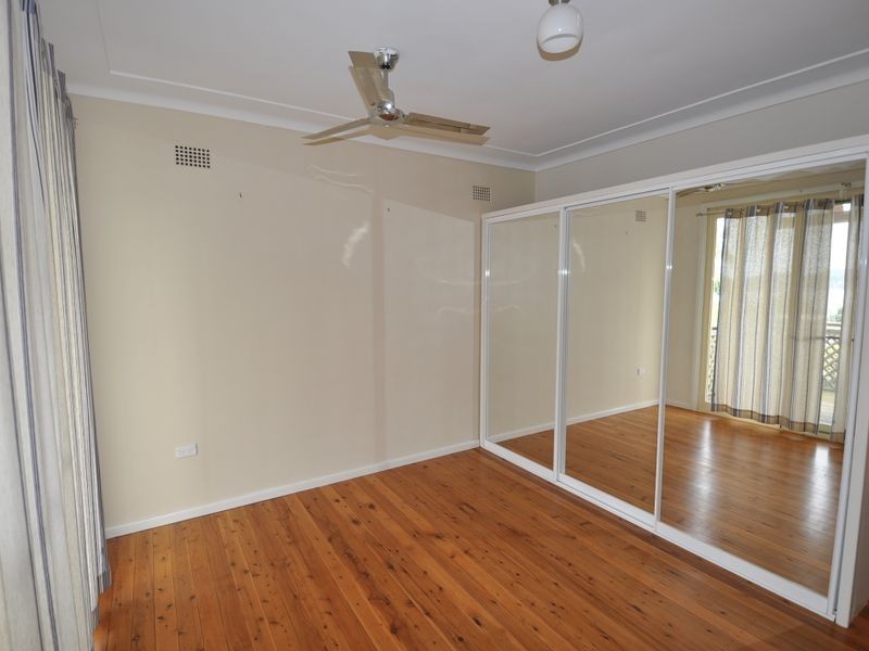 22 Hughes Street, Point Clare NSW 2250
