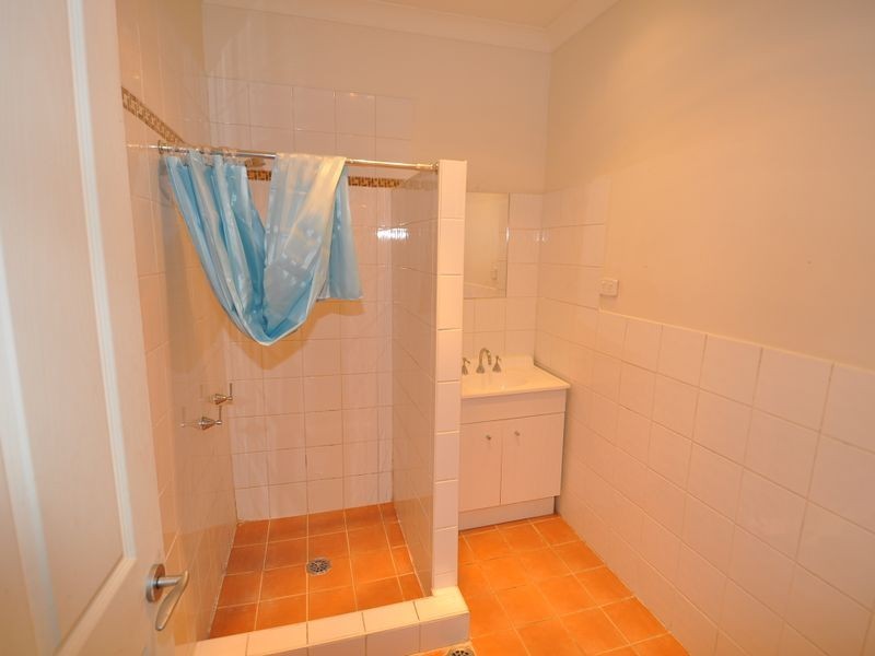 22 Hughes Street, Point Clare NSW 2250