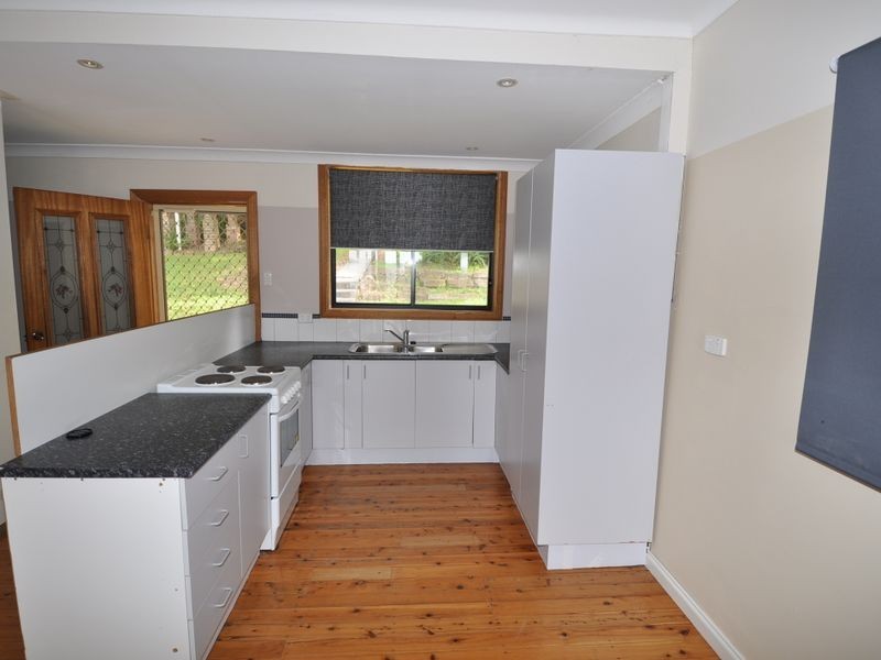 22 Hughes Street, Point Clare NSW 2250