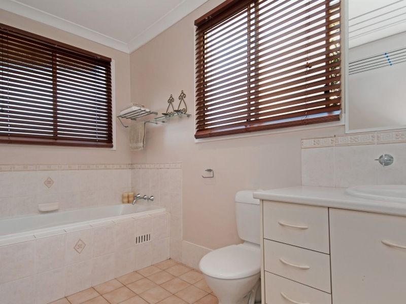 3 Stewart Brougham Close, Lisarow NSW 2250