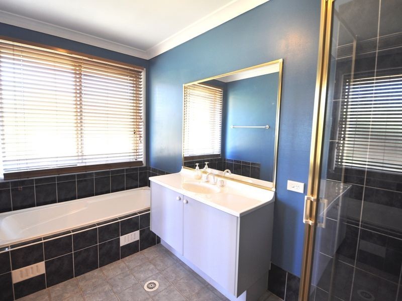 74 Deane Street, Narara NSW 2250