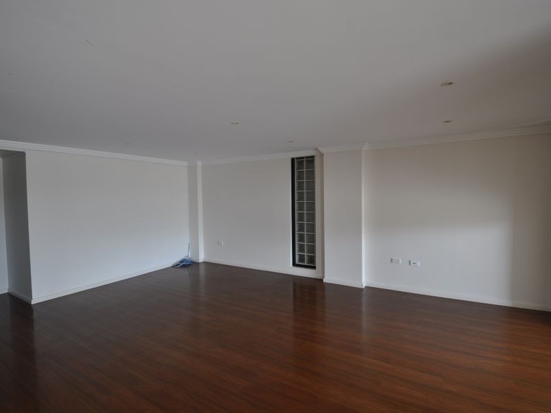 2/24 Watt Street, Gosford NSW 2250