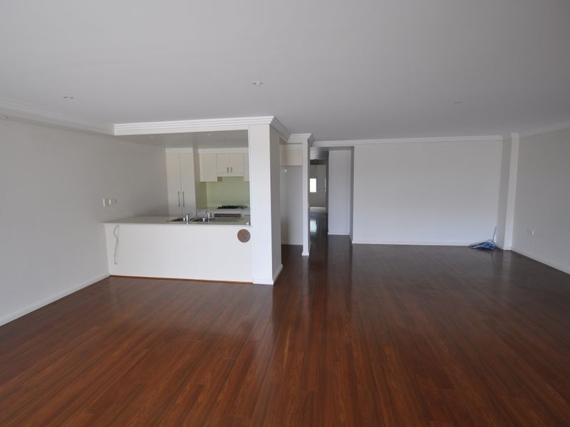 2/24 Watt Street, Gosford NSW 2250