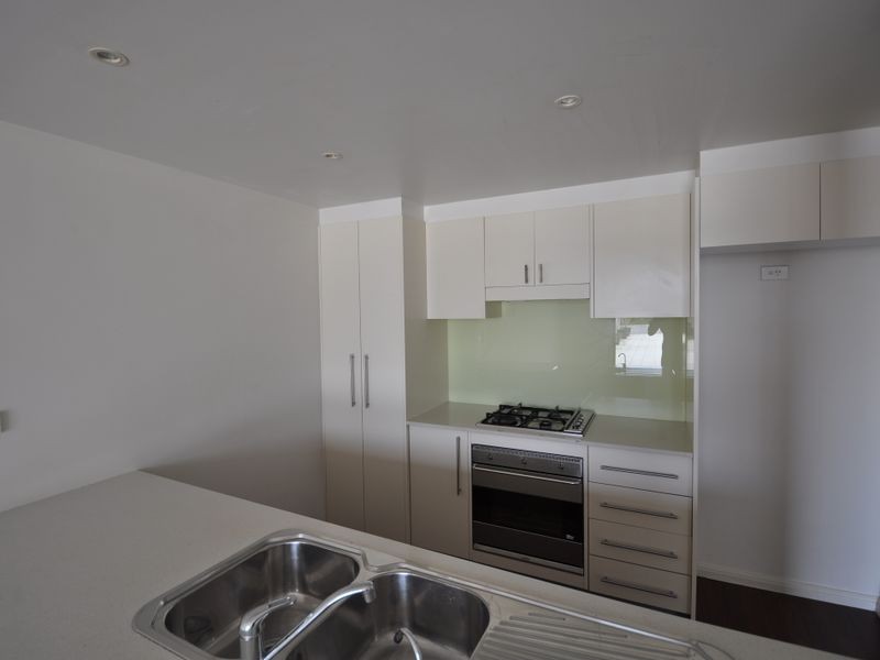 2/24 Watt Street, Gosford NSW 2250