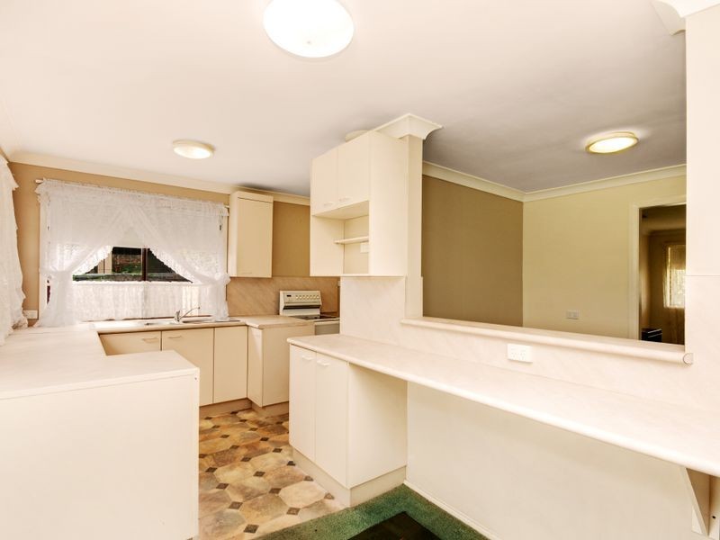 39 Bayline Drive, Point Clare NSW 2250
