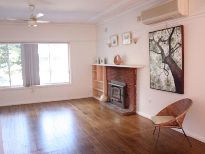 18 Moore street, West Gosford NSW 2250