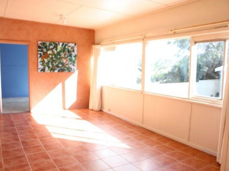 18 Moore street, West Gosford NSW 2250