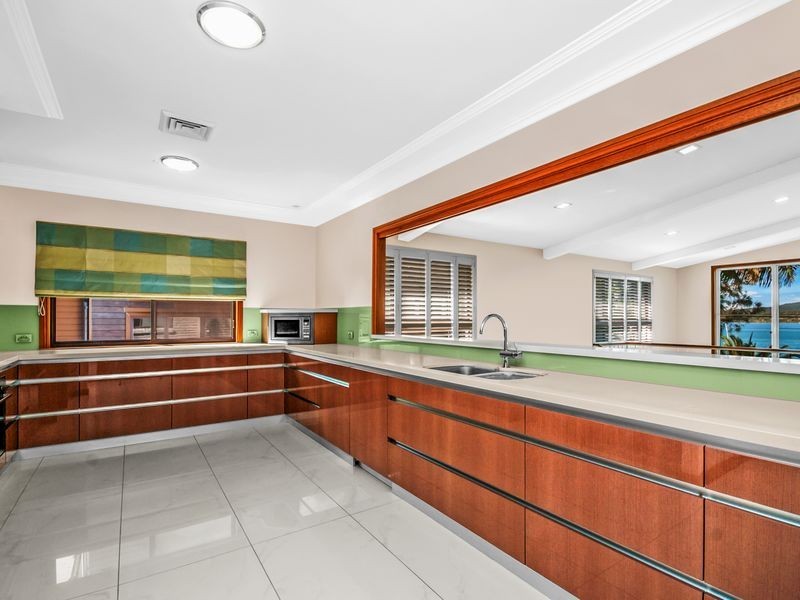 17 Albany Street, Point Frederick NSW 2250