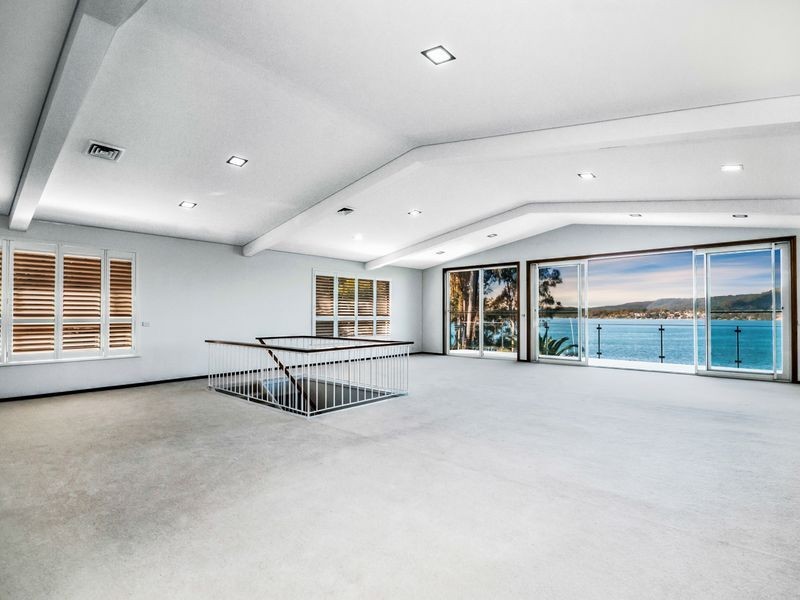 17 Albany Street, Point Frederick NSW 2250