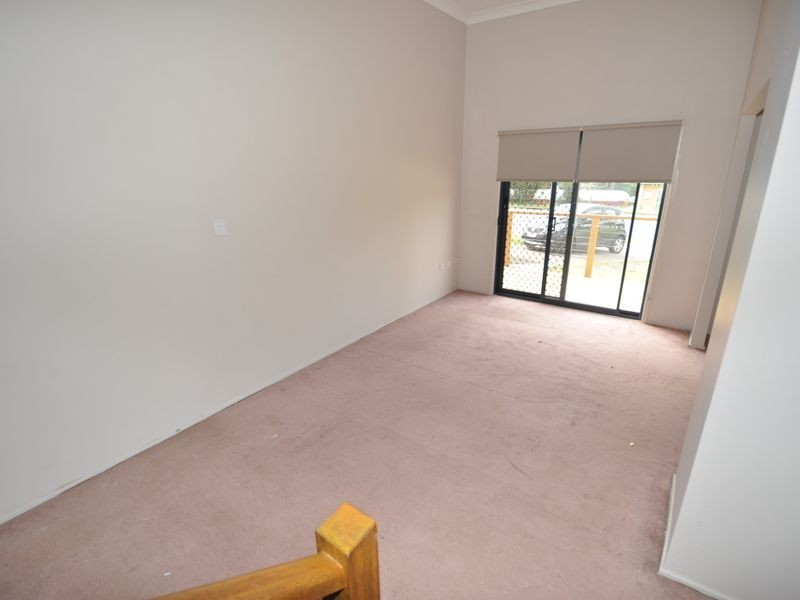2 Bellbowrie Ave, Narara NSW 2250