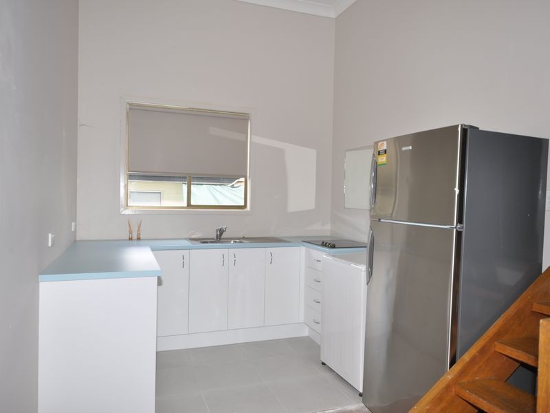 2 Bellbowrie Ave, Narara NSW 2250