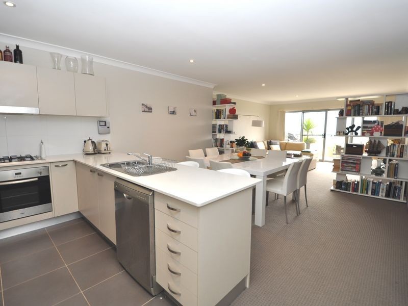 2/89 Faunce Street, West, Gosford NSW 2250