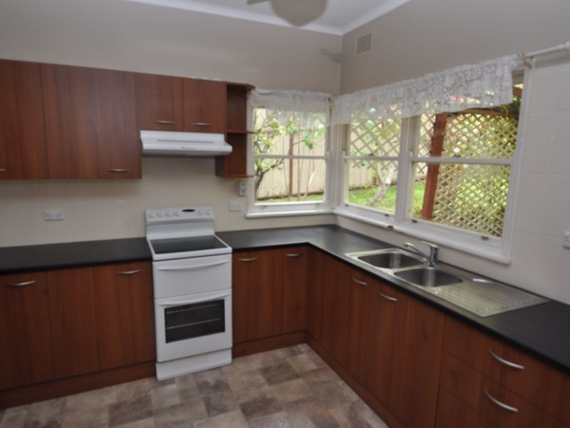 13 Lynn Avenue, Point Frederick NSW 2250