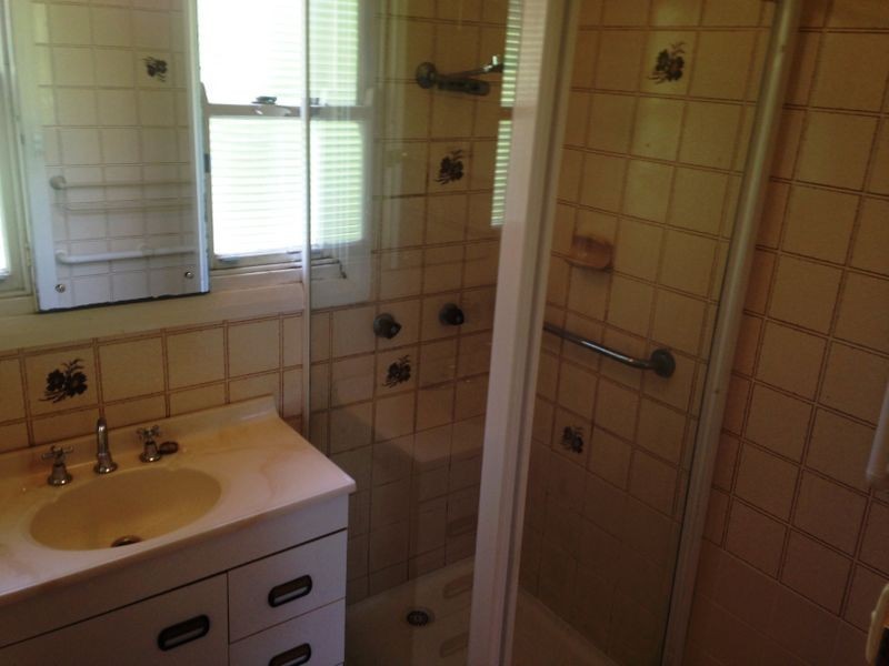13 Lynn Avenue, Point Frederick NSW 2250