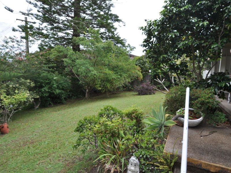 13 Lynn Avenue, Point Frederick NSW 2250