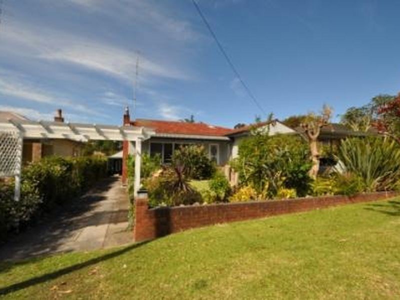 11 Brougham Street, East Gosford NSW 2250