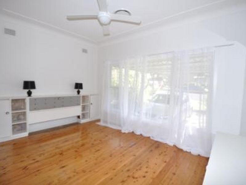 11 Brougham Street, East Gosford NSW 2250