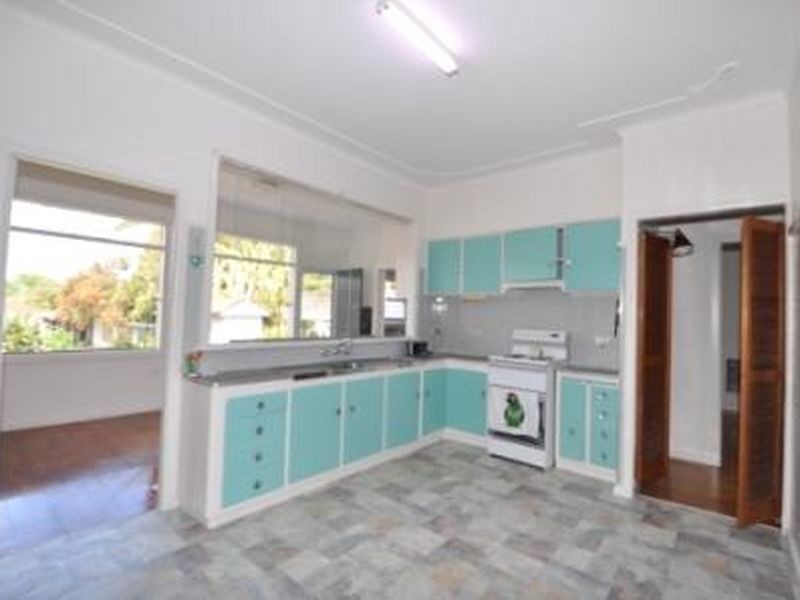 11 Brougham Street, East Gosford NSW 2250