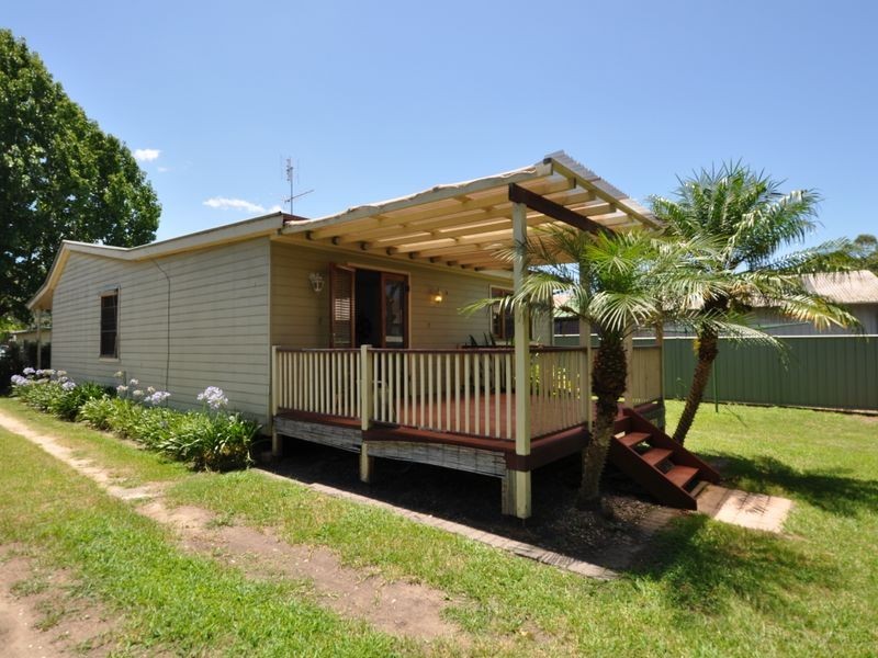 6 Yates Road, Ourimbah NSW 2258