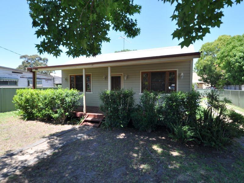 6 Yates Road, Ourimbah NSW 2258