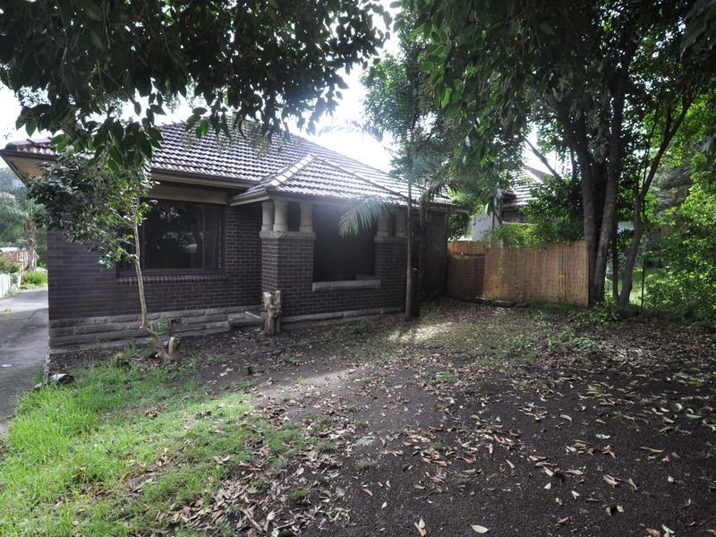 8 York Street, East Gosford NSW 2250