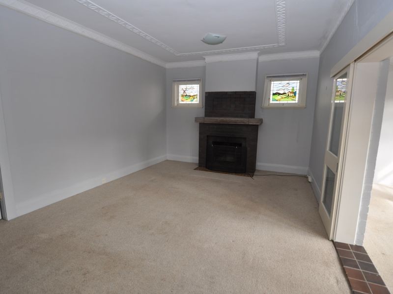 8 York Street, East Gosford NSW 2250