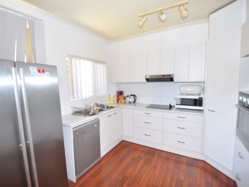 11/12-20 Kinarra Avenue, Wyoming NSW 2250