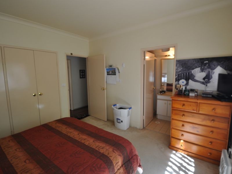 11/12-20 Kinarra Avenue, Wyoming NSW 2250
