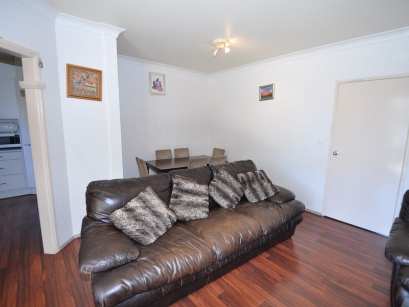 11/12-20 Kinarra Avenue, Wyoming NSW 2250