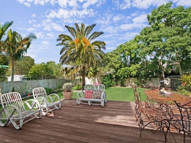 15 Spring Avenue, Springfield NSW 2250