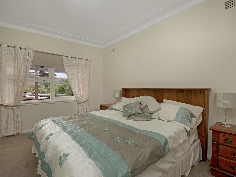 27 Orange Parade, Wyoming NSW 2250