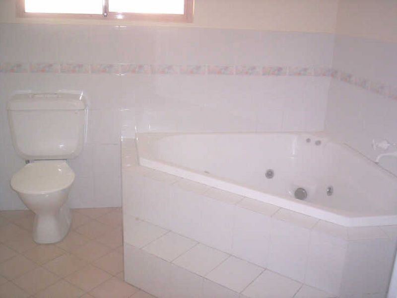 1/60 Henry Parry Drive, Gosford NSW 2250