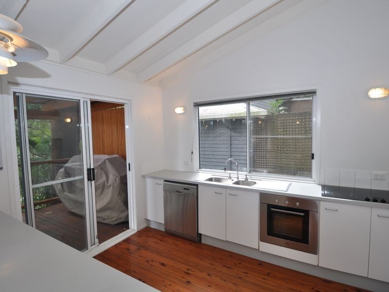 30 Surf Rider Ave, North Avoca NSW 2260