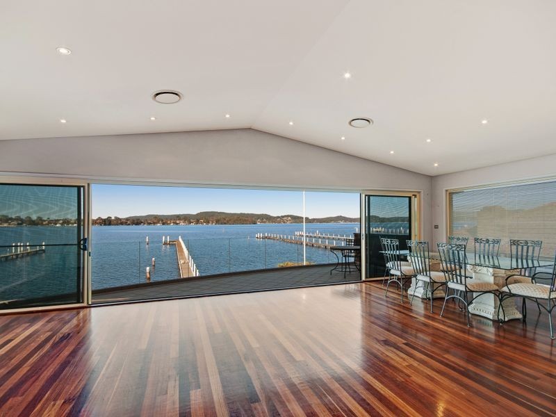39 Kurrawa Avenue, Point Clare NSW 2250