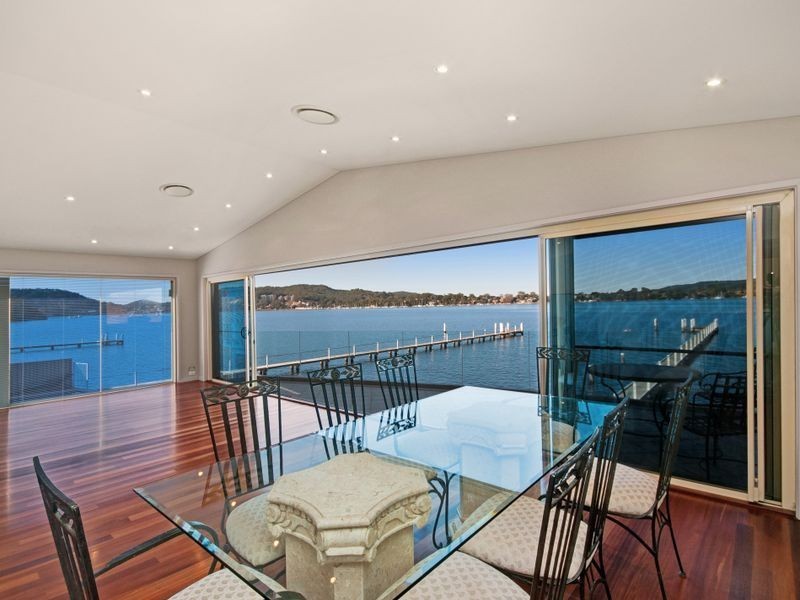 39 Kurrawa Avenue, Point Clare NSW 2250