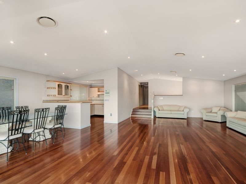 39 Kurrawa Avenue, Point Clare NSW 2250