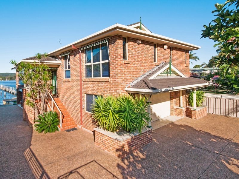39 Kurrawa Avenue, Point Clare NSW 2250