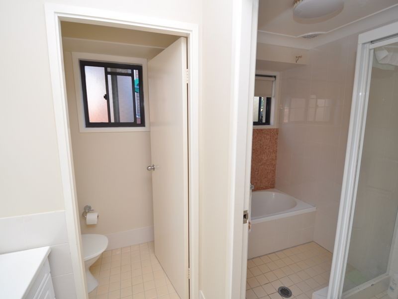 5 Cranbrook Avenue, Wyoming NSW 2250