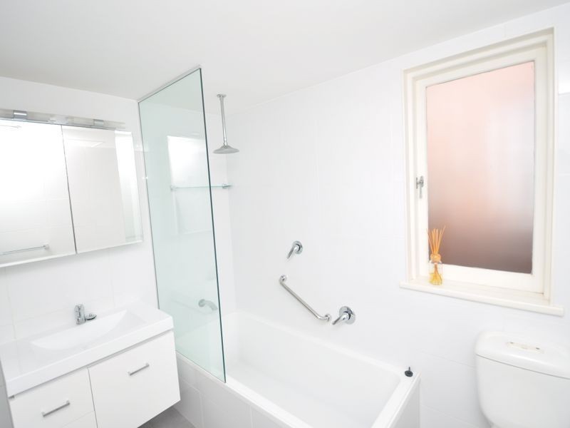 179 Albany Street, Point Frederick NSW 2250