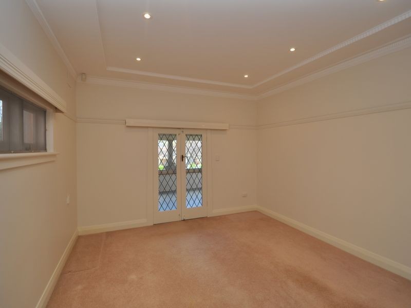 179 Albany Street, Point Frederick NSW 2250