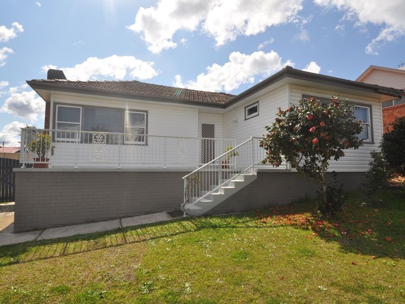 12 Donnison, West Gosford NSW 2250