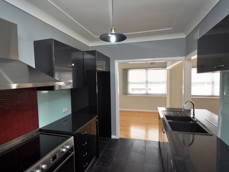 12 Donnison, West Gosford NSW 2250